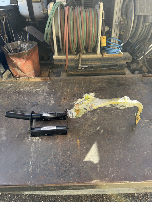 Pipelining Magnetic Ground Clamp With Spring